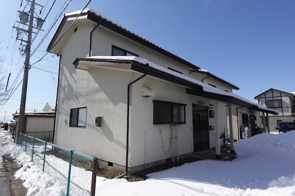 松本駅 バス20分  岡田東区下車：停歩3分 1-2階の物件外観写真